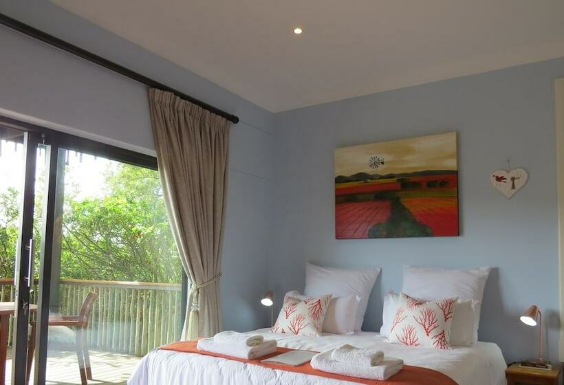 חדר דלוקס, Makarios On The River