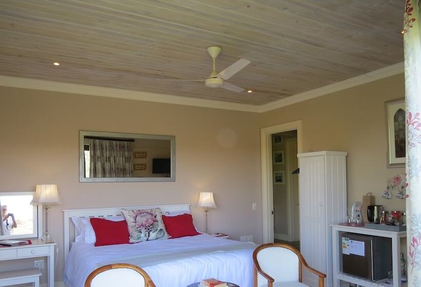 סוויטת פרמיום, Makarios On The River