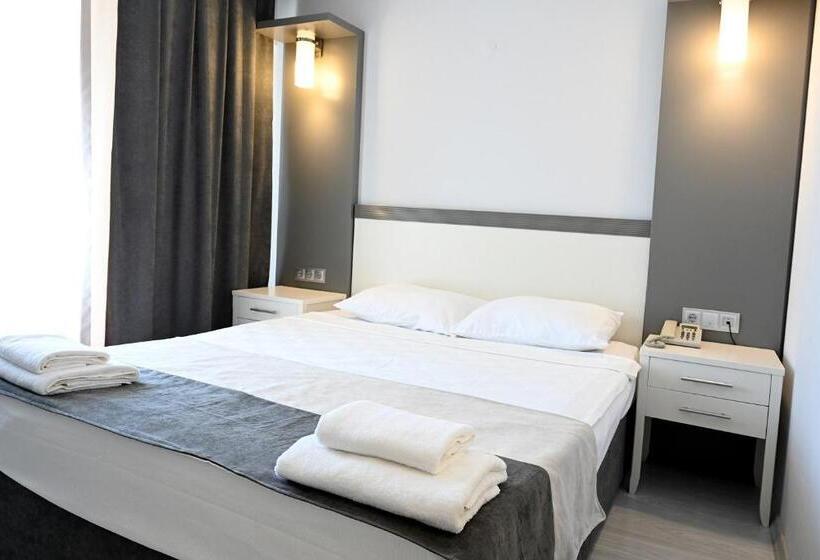 Номер Стандарт, Roxx Royal