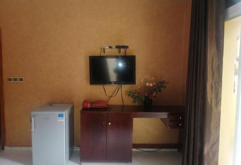 スタンダードスタジオ, Fadoua