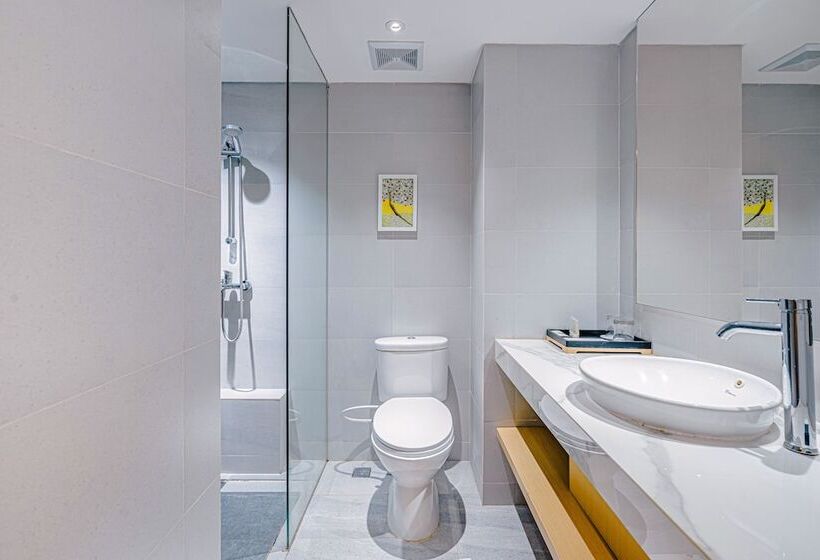 חדר סופריור, Eastern  Bojonegoro