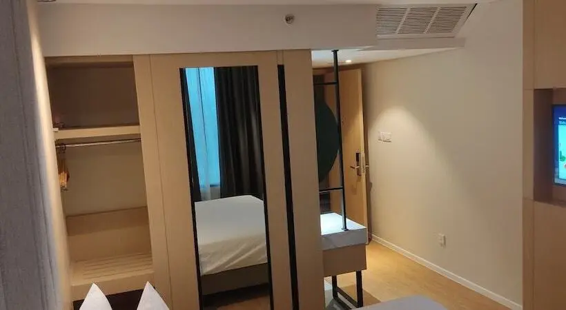 Deluxe-huone, Eastern Bojonegoro