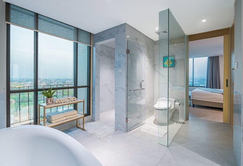 סוויטה נשיאותית, Eastern  Bojonegoro