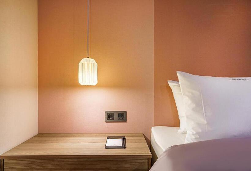 수피리어 룸, Act Tourist