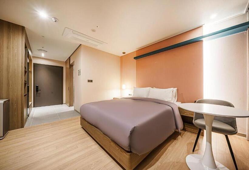 수피리어 룸, Act Tourist