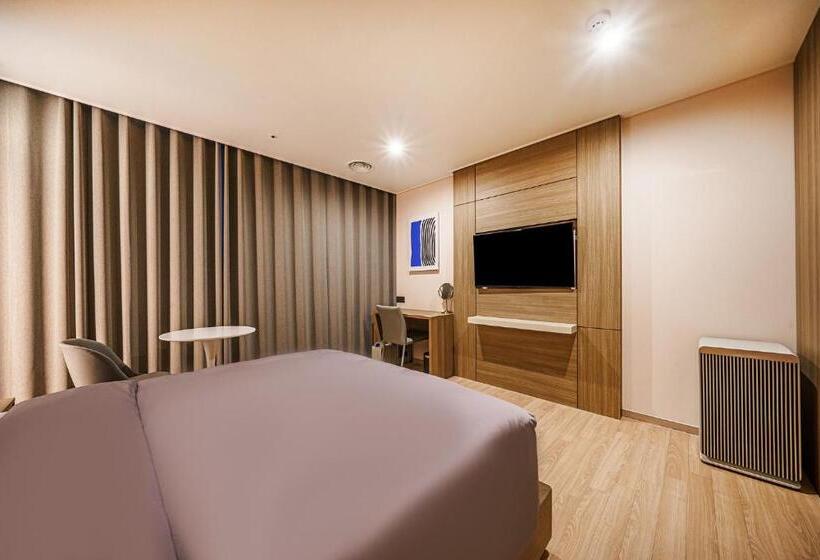 수피리어 룸, Act Tourist