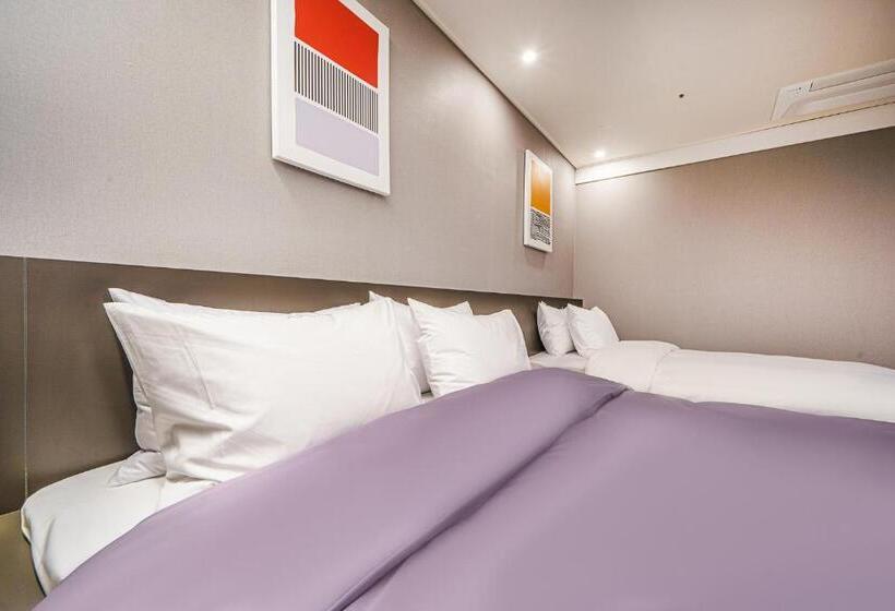 디럭스 패밀리 룸, Act Tourist