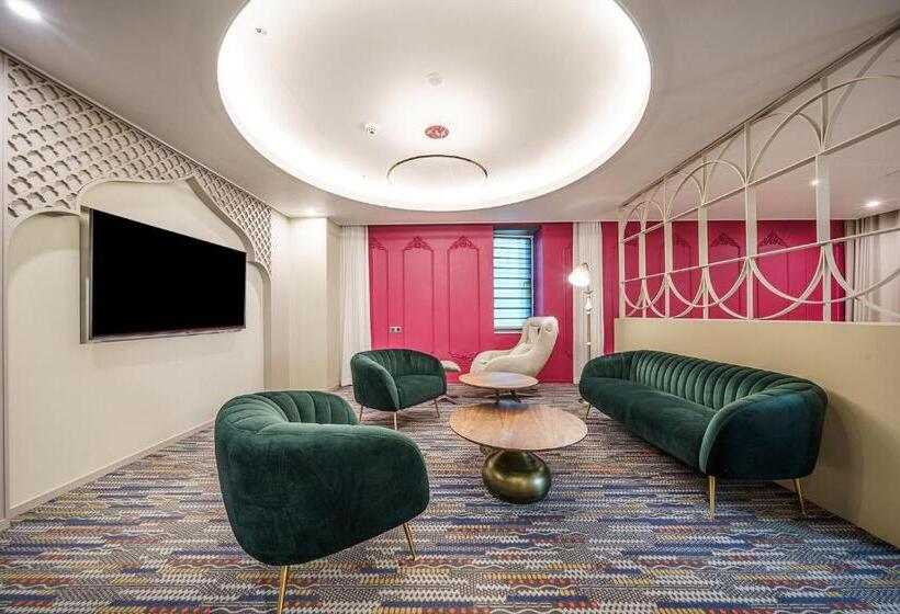 이그제큐티브 스위트, Act Tourist