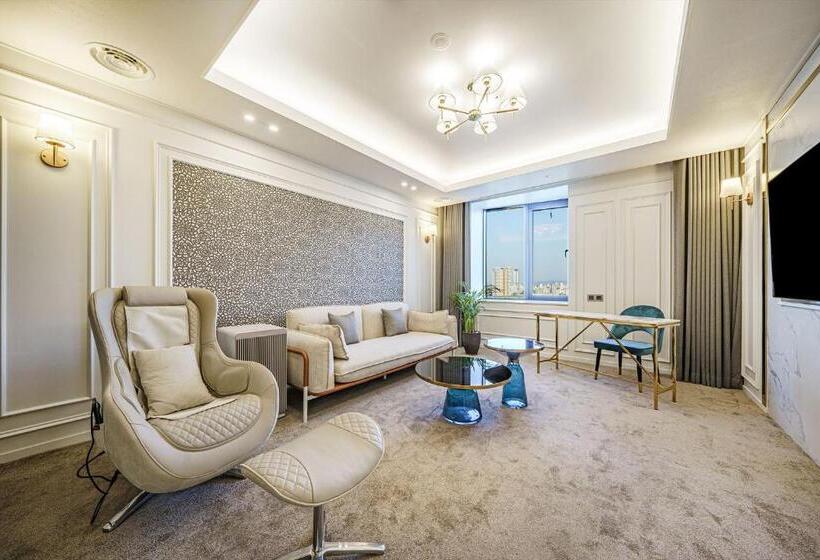 패밀리 스위트, Act Tourist