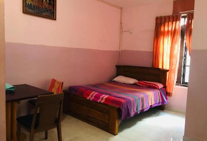 חדר אקונומי, Araliya