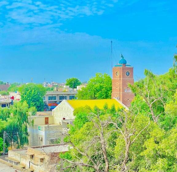 اتاق پریمیوم چهارنفره, Plaza Inn