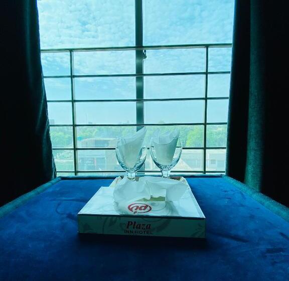 اتاق پریمیوم چهارنفره, Plaza Inn