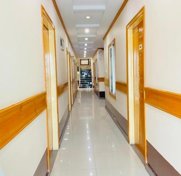 اتاق پریمیوم چهارنفره, Plaza Inn