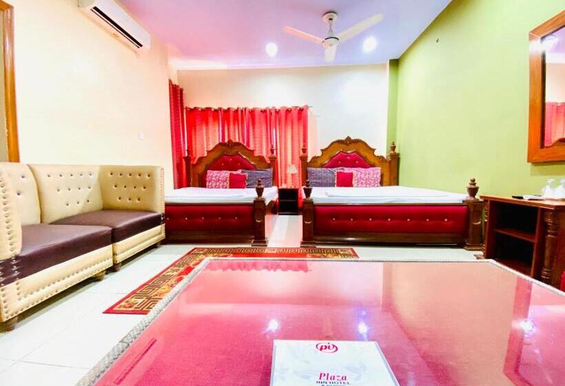 اتاق پریمیوم چهارنفره, Plaza Inn