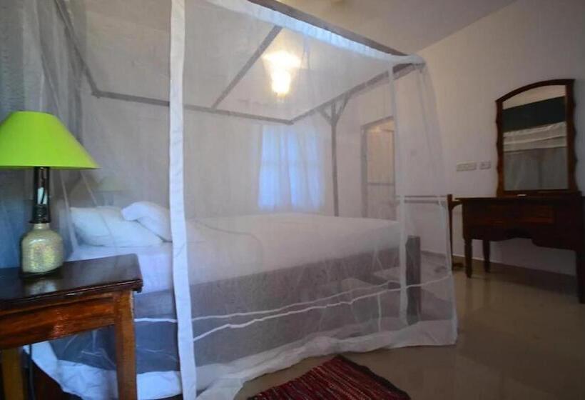 Quarto Deluxe com Sacada, Neelchand