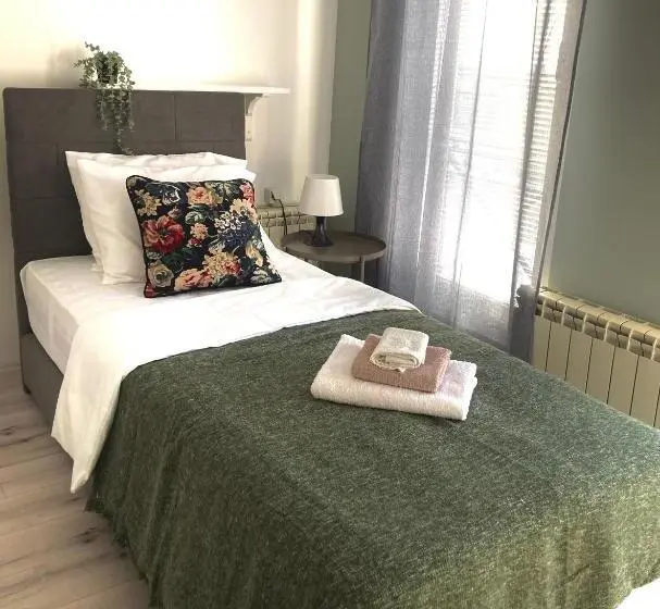 اتاق استاندارد یک نفره, Minicity Inn