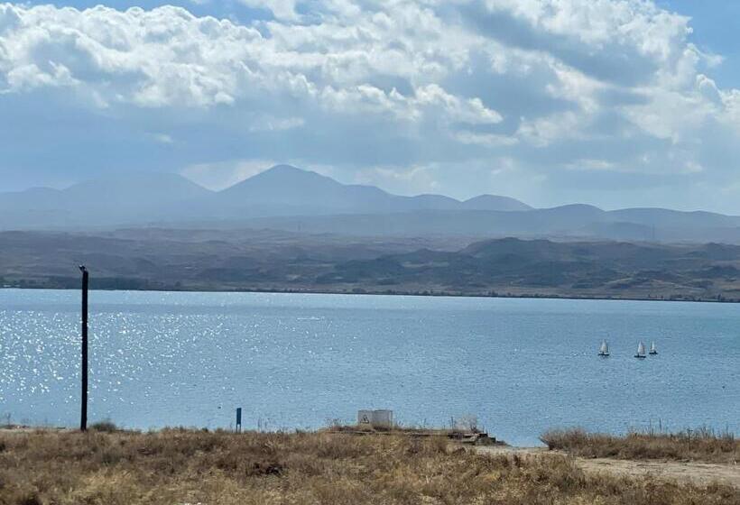 اتاق استاندارد چهار تخته, Hayots Ojakh