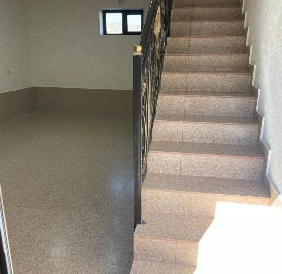 اتاق استاندارد, Hayots Ojakh