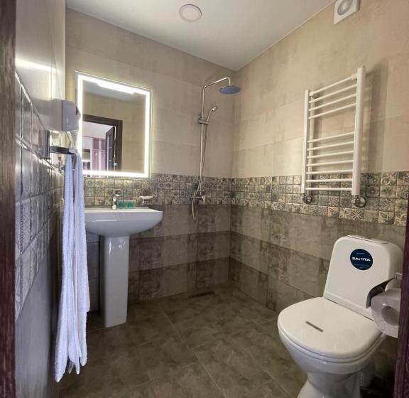 اتاق استاندارد, Hayots Ojakh