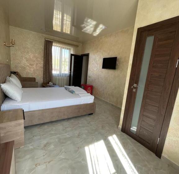 اتاق استاندارد, Hayots Ojakh