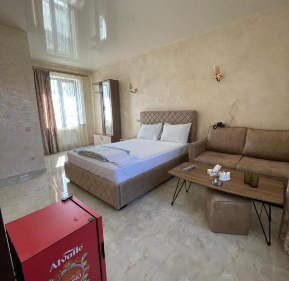 اتاق استاندارد, Hayots Ojakh