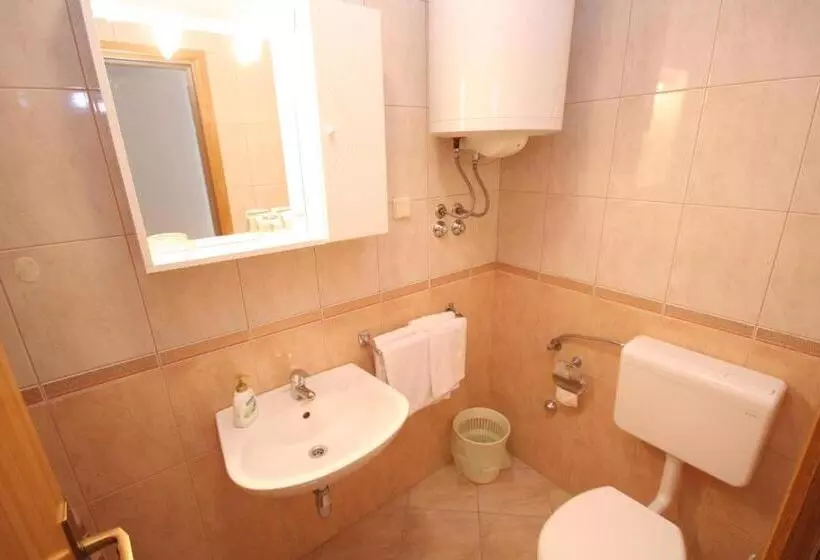 سوییت جونیور با چشم‌انداز دریا, Apartments And Rooms With Parking Space Mlini, Dubrovnik   8835