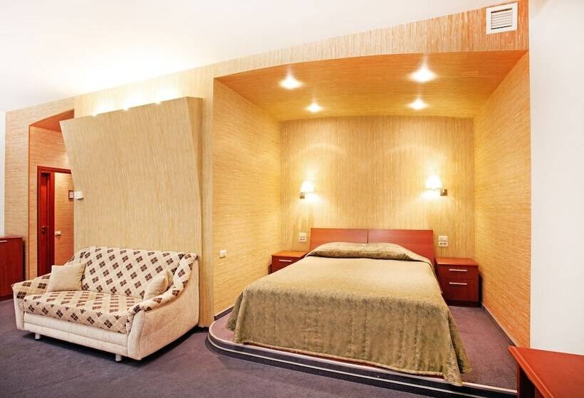 غرفة سوبيريور, Avrora