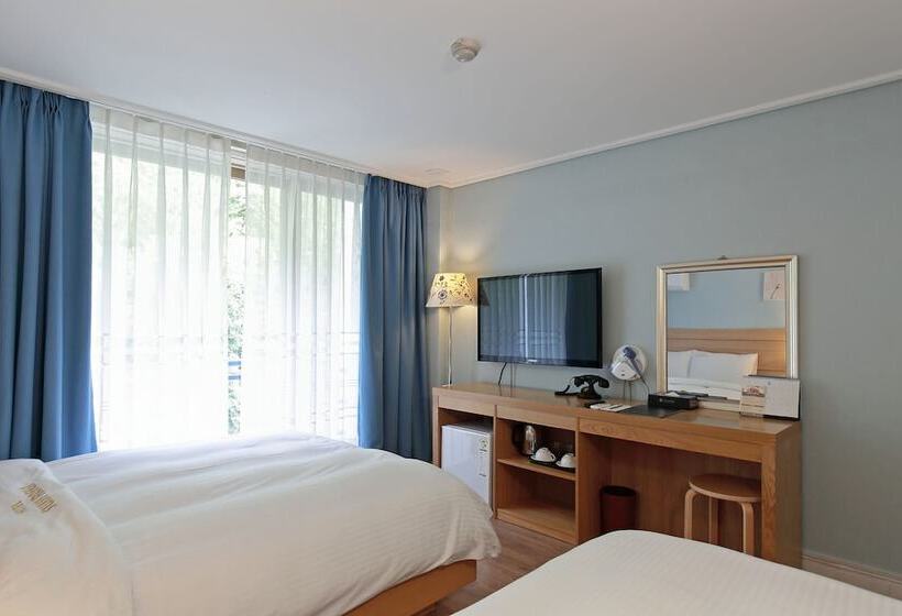 Quarto Estandar, Benikea Swiss Rosen