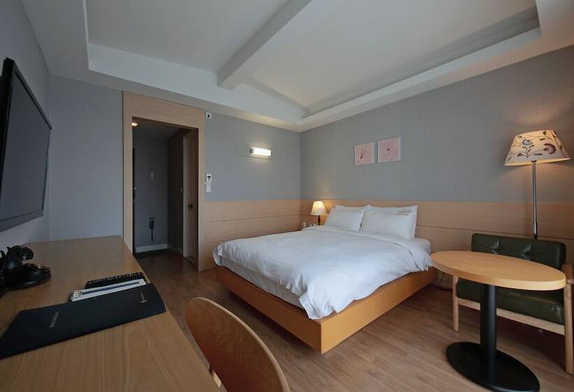 Quarto Deluxe, Benikea Swiss Rosen