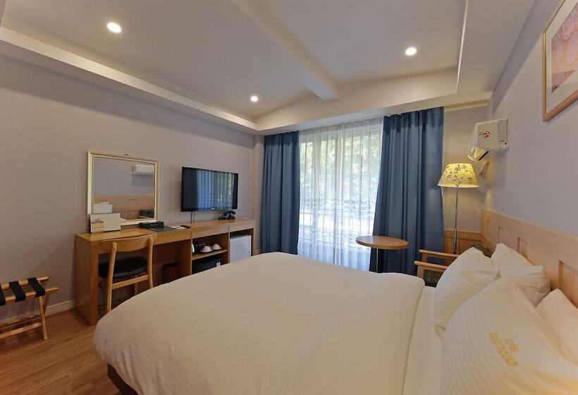 Quarto Estandar, Benikea Swiss Rosen