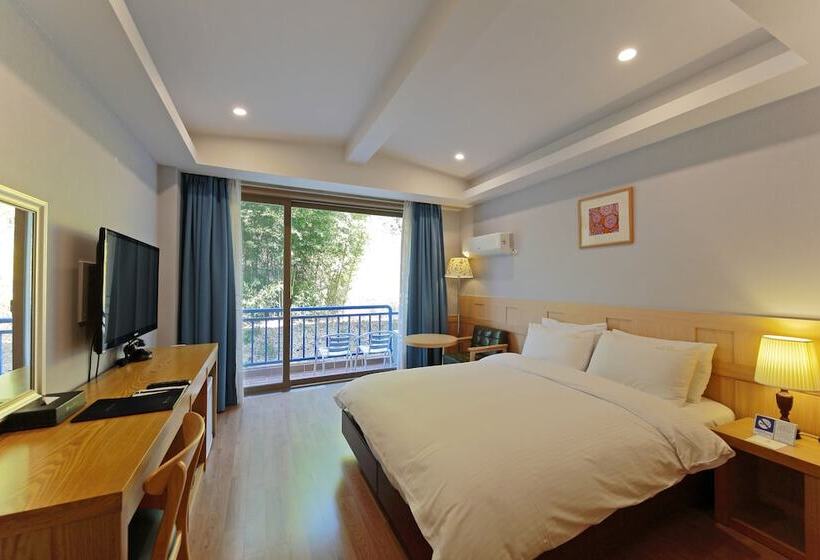 Quarto Estandar, Benikea Swiss Rosen