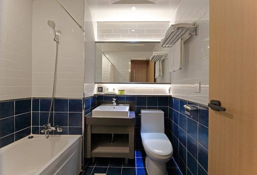 Quarto Estandar, Benikea Swiss Rosen