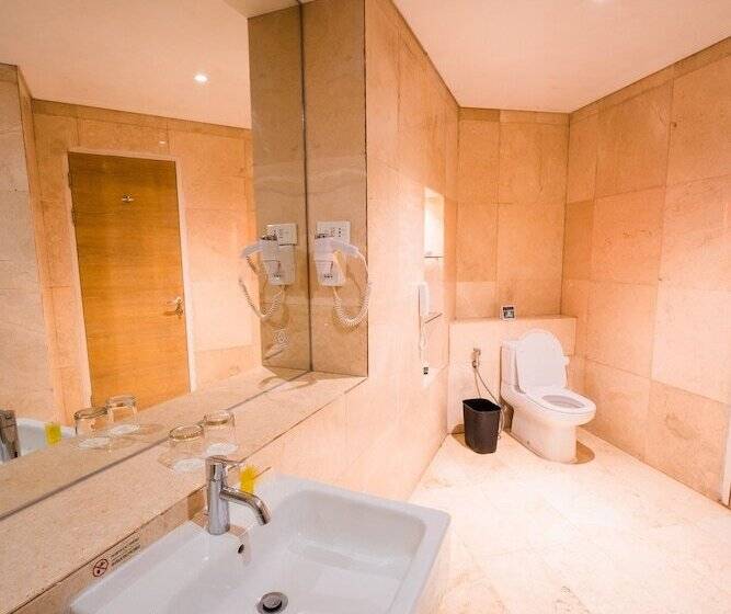 جناح جونيور, Grand Jatra Hotel Balikpapan