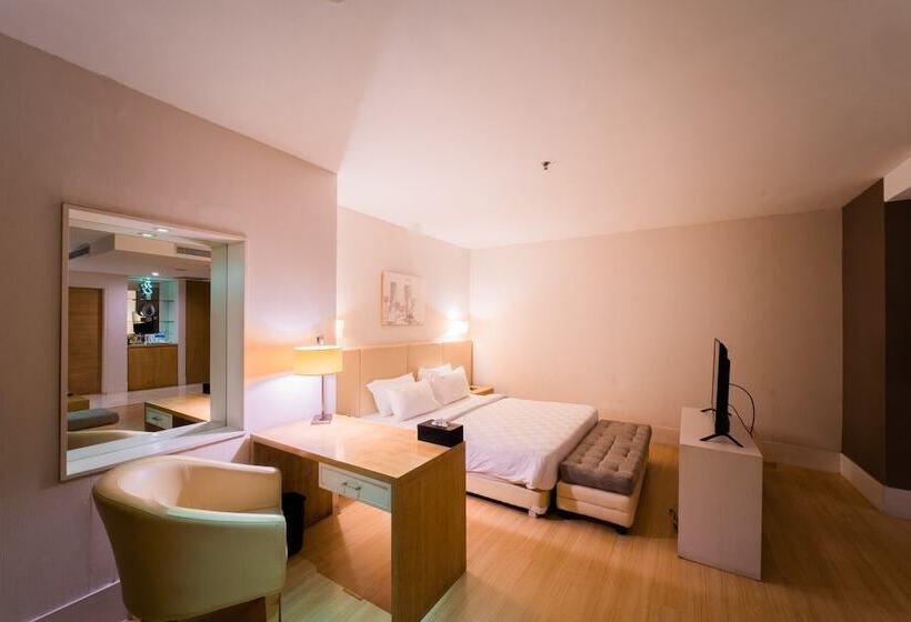 جناح جونيور, Grand Jatra Hotel Balikpapan