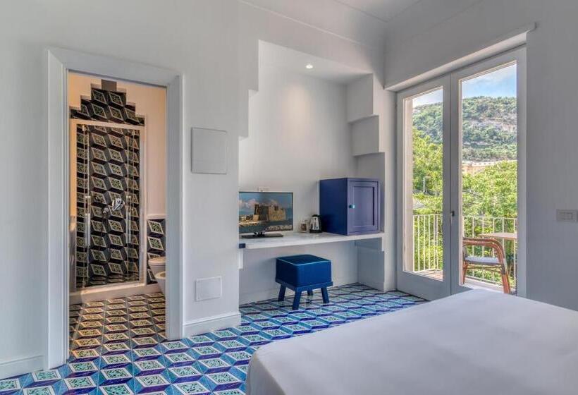 غرفة قياسية مطلّة علي الحديقة, Mignon Meuble