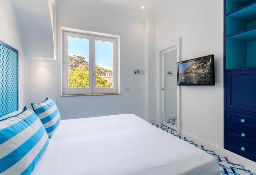 غرفة قياسية مطلّة علي الحديقة, Mignon Meuble