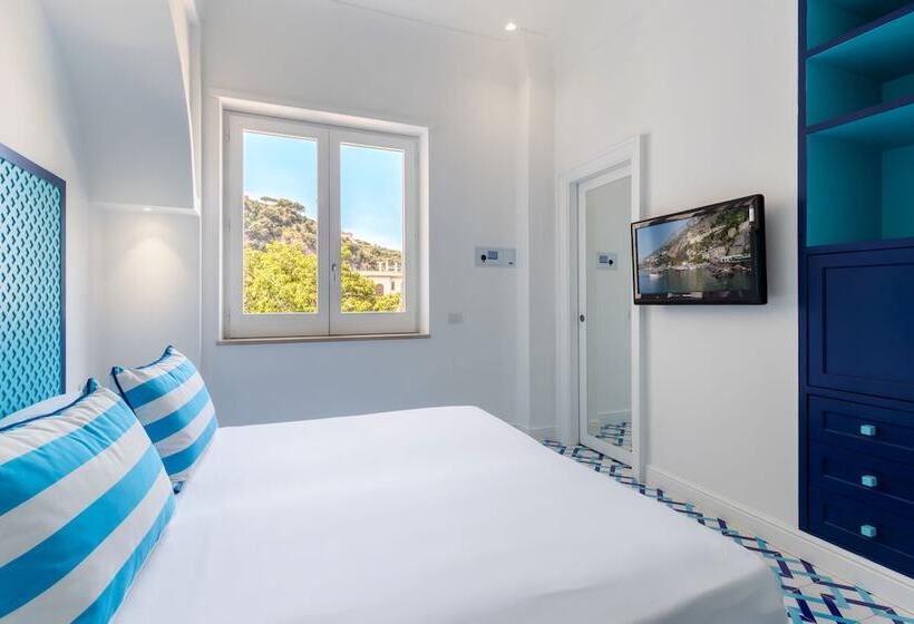 غرفة قياسية مطلّة علي الحديقة, Mignon Meuble