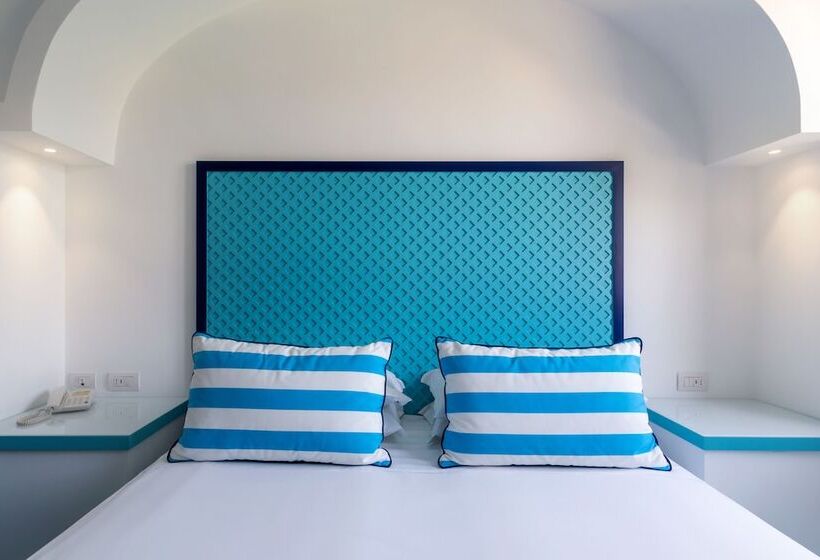 غرفة قياسية مطلّة علي الحديقة, Mignon Meuble