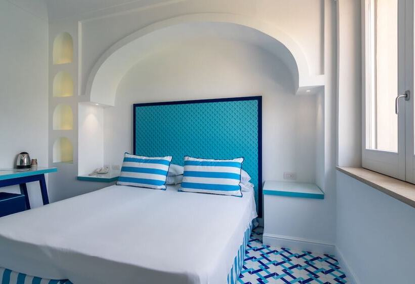 غرفة قياسية مطلّة علي الحديقة, Mignon Meuble