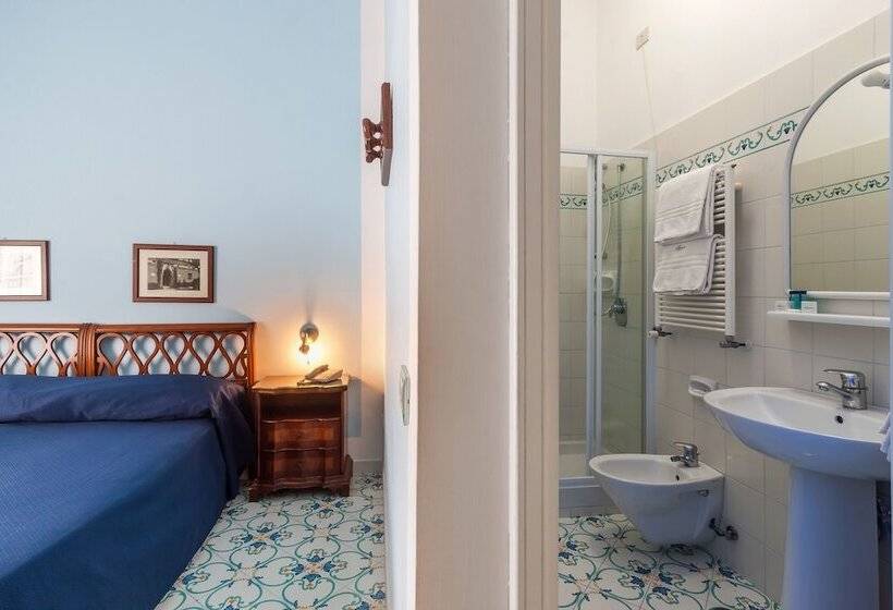 غرفة قياسية ثلاثية, Mignon Meuble