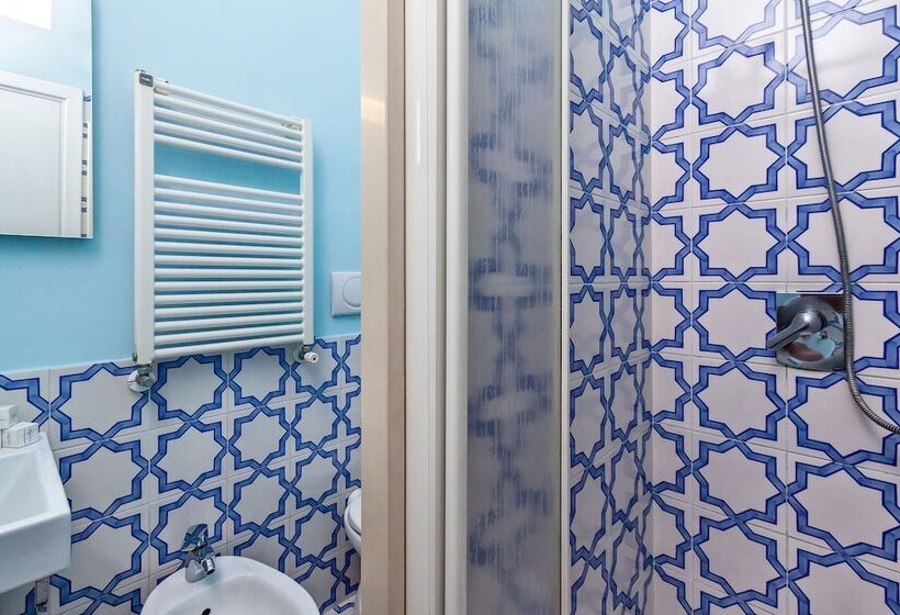 غرفة قياسية ثلاثية, Mignon Meuble