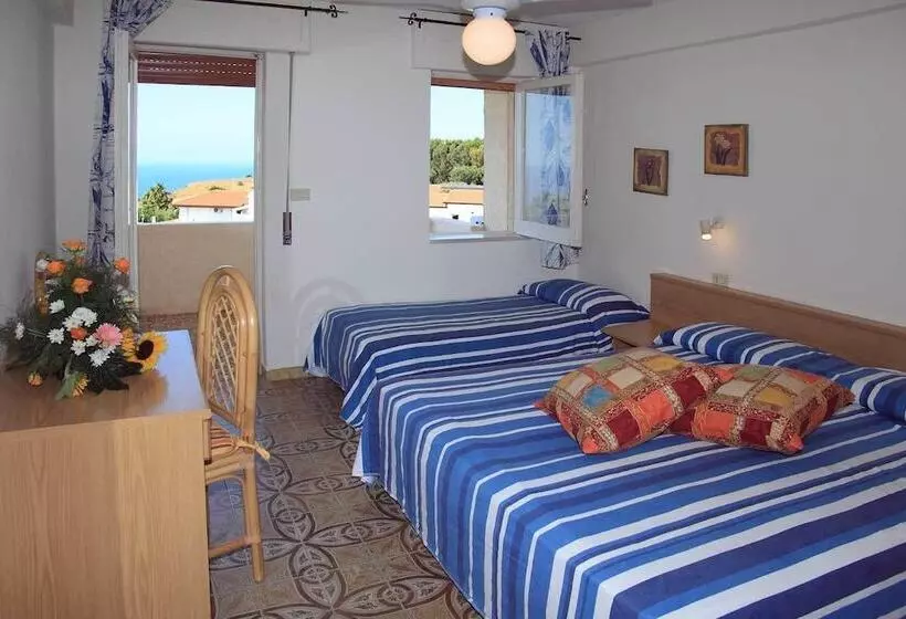اتاق استاندارد سه نفره, Punta Faro