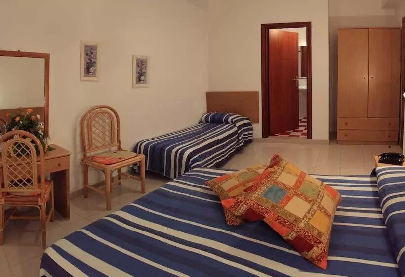اتاق استاندارد سه نفره, Punta Faro
