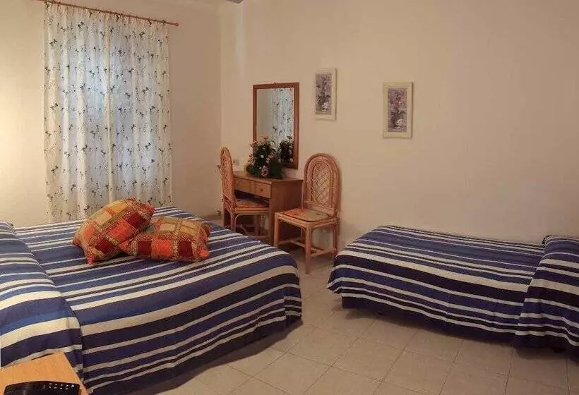 اتاق استاندارد سه نفره, Punta Faro