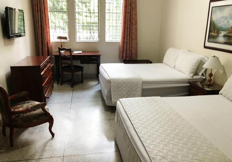 Четырехместный Номер Стандарт, Stein Colonial