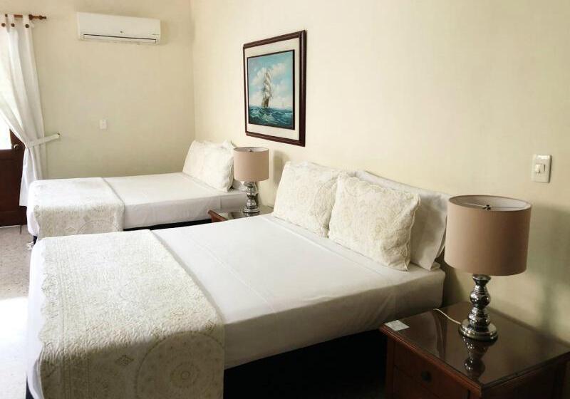 Четырехместный Номер Стандарт, Stein Colonial