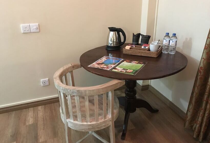 اتاق لوکس, Thambapanni Retreat