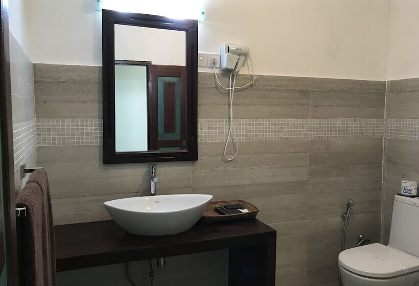 标准间, Thambapanni Retreat