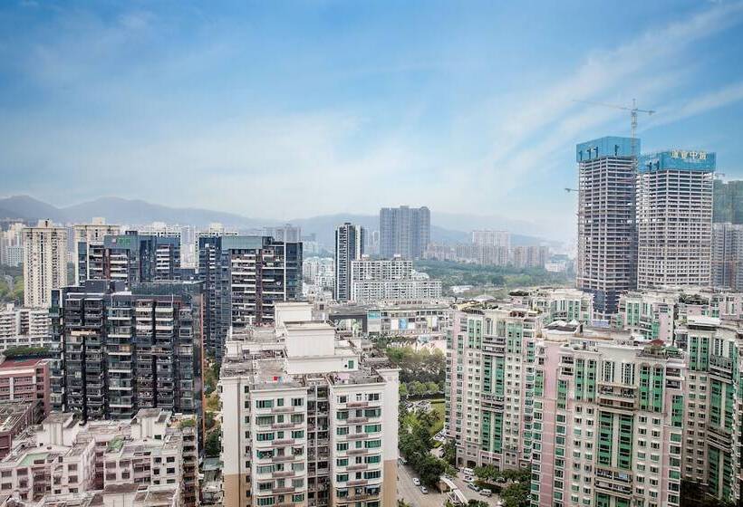Номер Deluxe, The Langham  Shenzhen