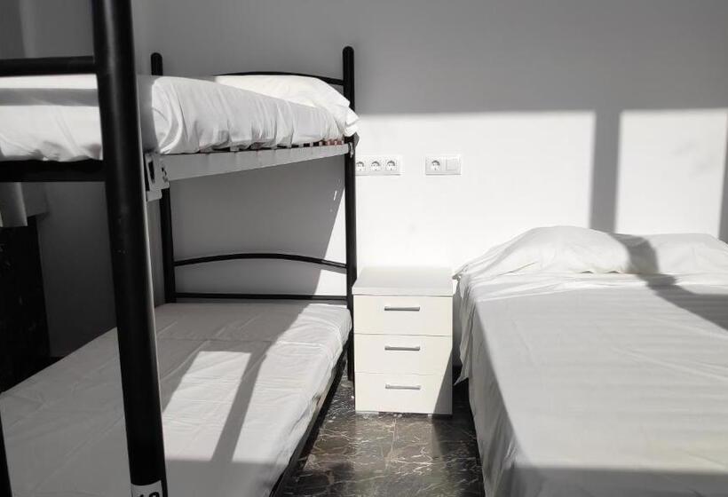 اتاق خانوادگی, Albergue La Estación